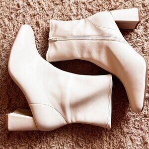 10W Universal Thread White Midi Boots